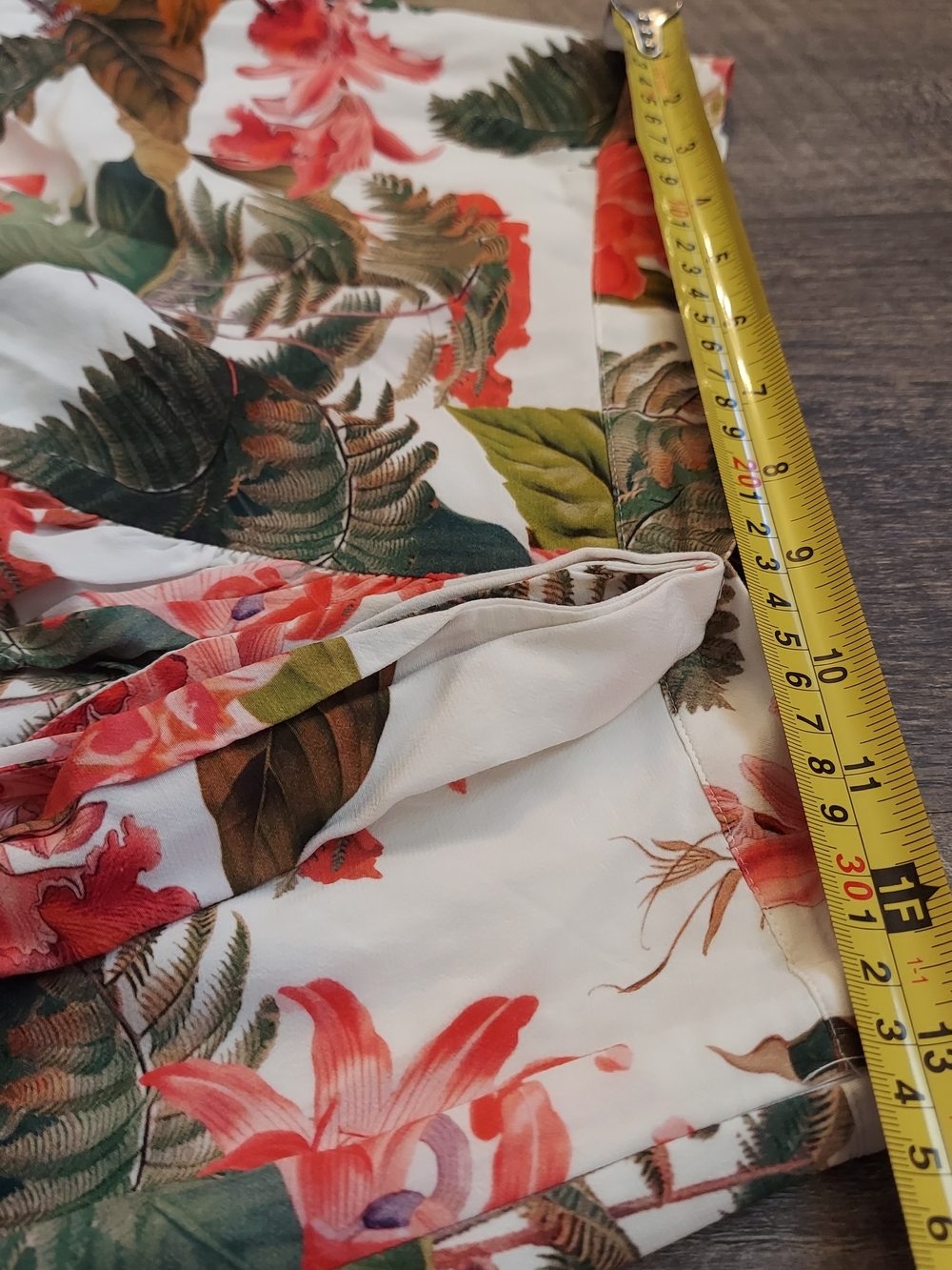 Gianni Bini Tropical Floral Wrap Skirt in White, Green & Coral Size 4 - Picture 9 of 9